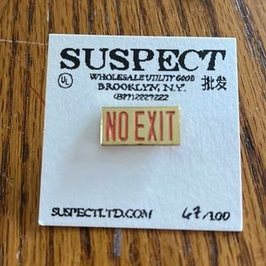 Vintage suspect no exit pin 67/100 or 81/100
